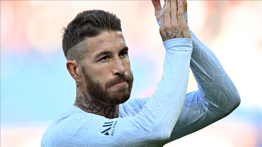 Sergio Ramos'tan Sevenlerini Üzecek Haber