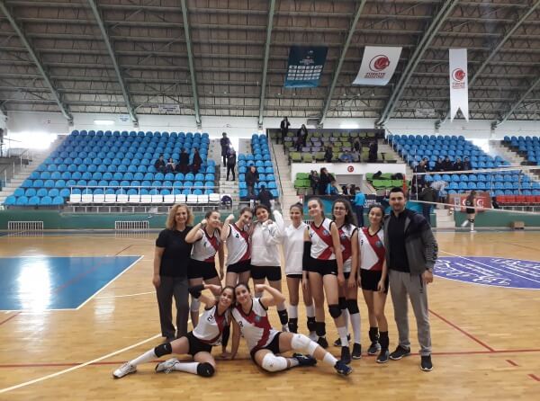 Sosyal Bilimler Lisesi Voleybolda İl Birincisi Oldu