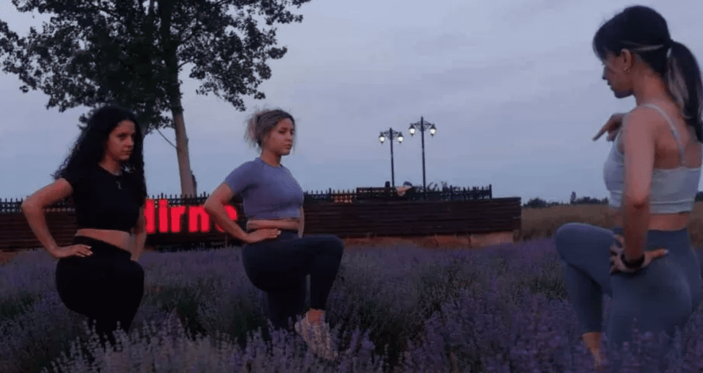 Edirne'deki Lavanta Tarlasında Gün Batımı Yogası Yapıldı