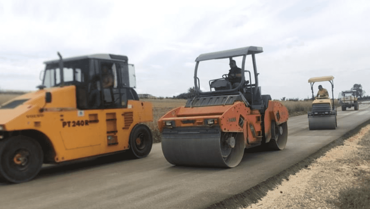 Edirne'de Yol Yapım Çalışmaları Sürüyor