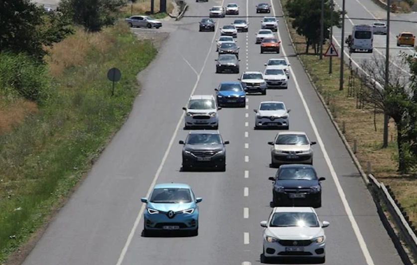 Tekirdağ-istanbul Yolunda Yoğunluk Yaşanıyor