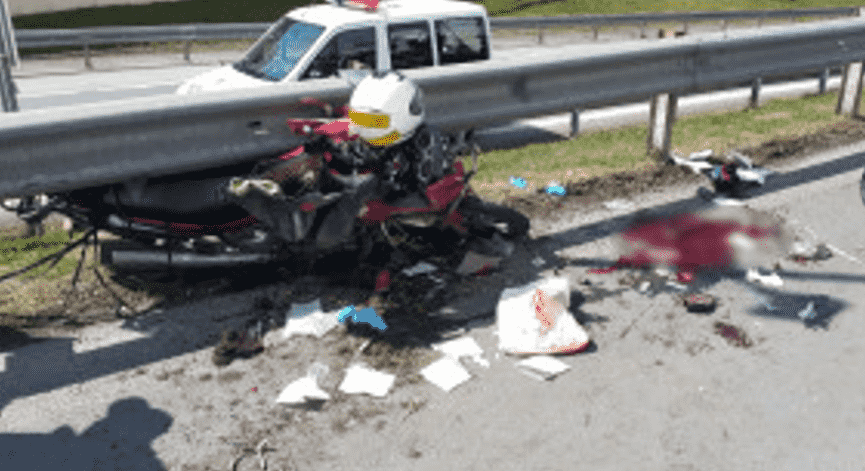 Köprüde Bariyerlere Çarpan Motosikletli Yaşamını Yitirdi