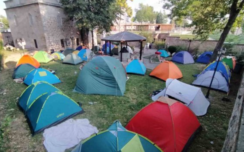 Edirne'deki Güreşseverlerden Bazıları Çadırda Konakladı