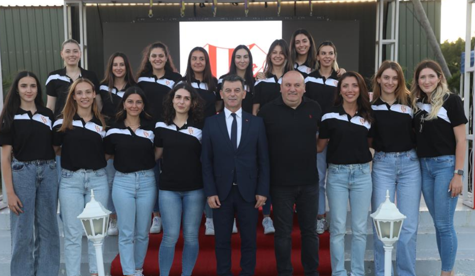 Kapaklı Sitespor Kadın Voleybol Takımı Tanıtıldı