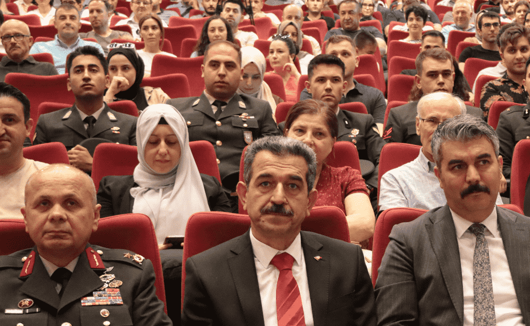 Kırklareli'nde Türkiye Yüzyılının Kahramanları Konferansı Düzenlendi