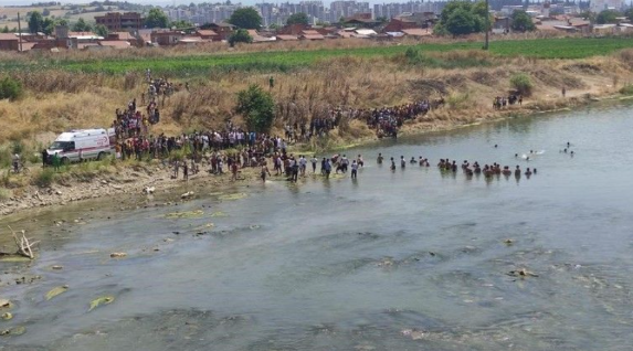 Serinlemek İçin Çaya Giren 14 Yaşındaki Çocuk Boğuldu