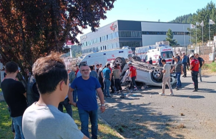 Düğün Alışverişi Dönüşü Feci Kaza: 1 Çocuk Öldü, 5 Kişi Yaralandı