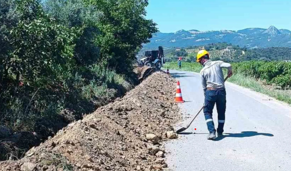 Geyve'de Yeni Yerleşim Alanına İçme Suyu Hattı Döşeniyor