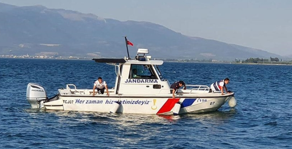 Serinlemek İçin Göle Giren Gençten Acı Haber