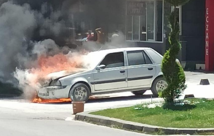 Seyir Halindeki Araç Birden Alev Aldı