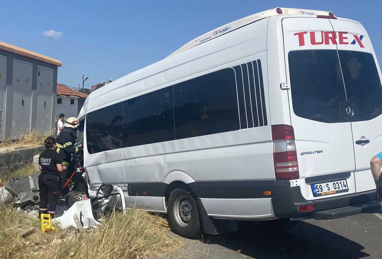 Tekirdağ'da İşçi Servisi Kaza Yaptı: 7 Yaralı