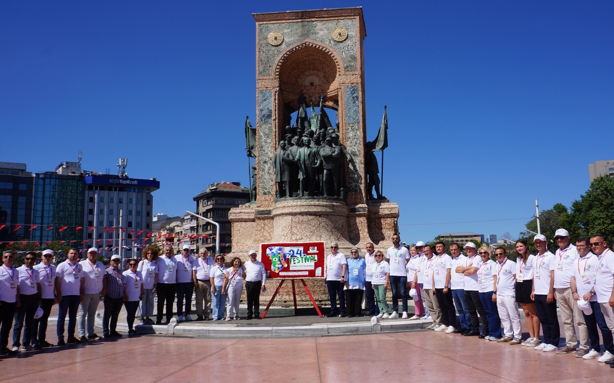 Taksim Meydanı'nda Büyükçekmece Kültür ve Sanat Festivali'nin Açılışı Yapıldı