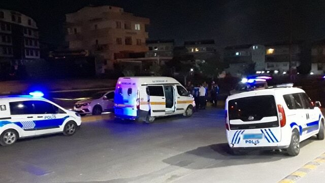 Kovalamaca Sonucu Durdurulan Araçtan Ateş Açıldı: 1 Polis Yaralandı