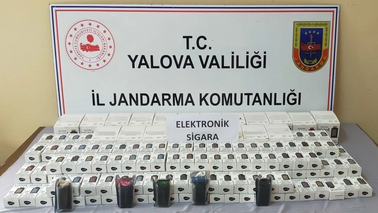 Feribot Yolcusunun Valizinde 180 Elektronik Sigara Bulundu