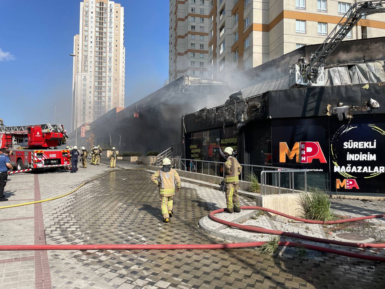 İş Yerinde Çıkan Yangın Ekiplerce Söndürüldü