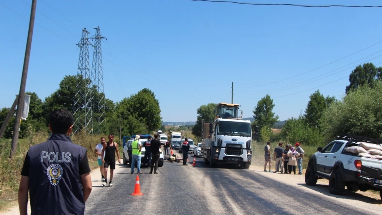 Çapa Motoru İle Otomobilin Çarpıştı: 2 Kişi Yaralandı