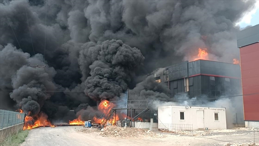 Tekirdağ'da Kimya Fabrikasında Çıkan Yangın Söndürüldü