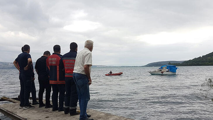 Tekne Rüzgarda Sürüklendi: 3 Kişi Mahsur Kaldı