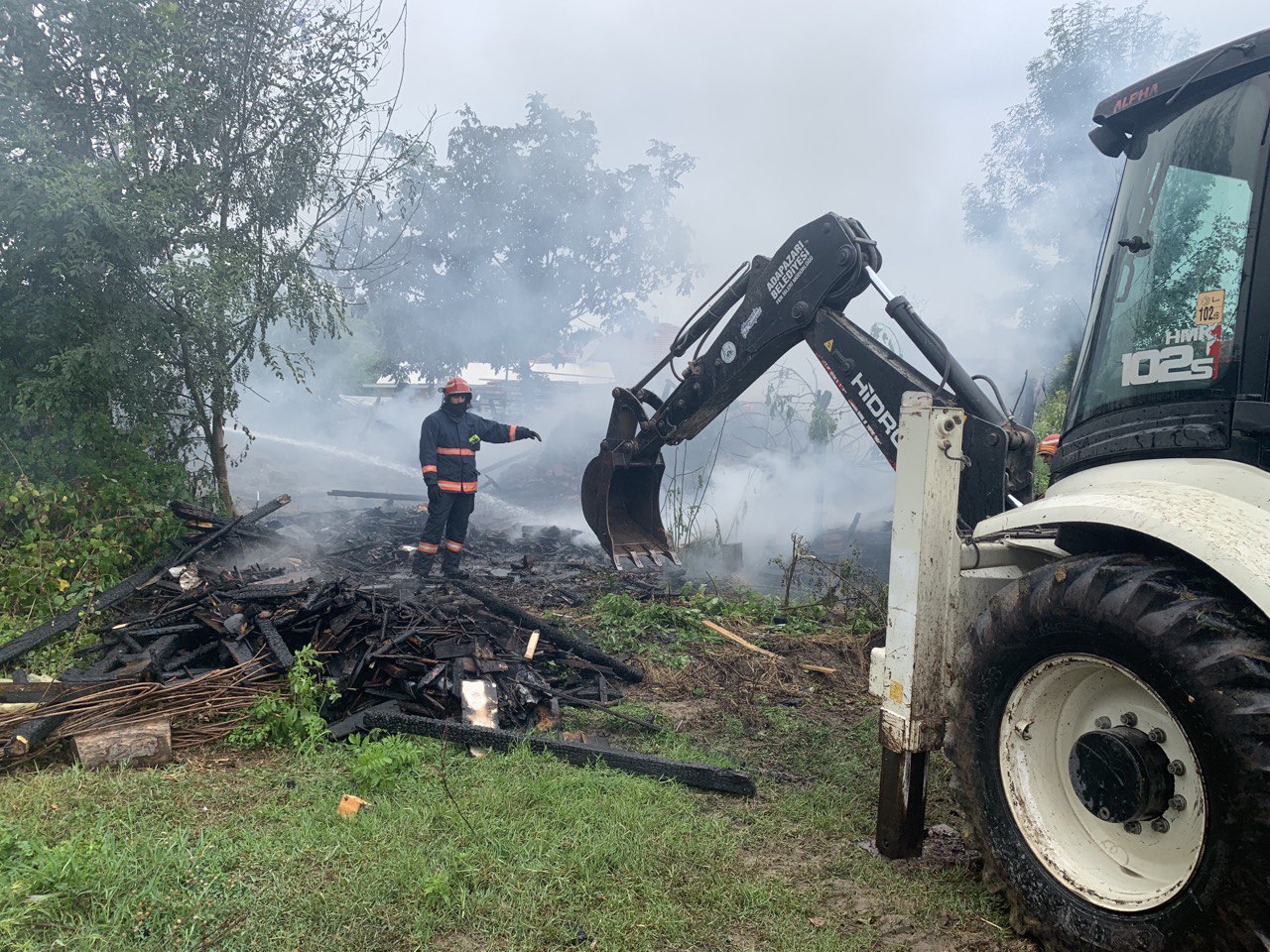 Sakarya'da Samanlık Yangında Kullanılamaz Hale Geldi