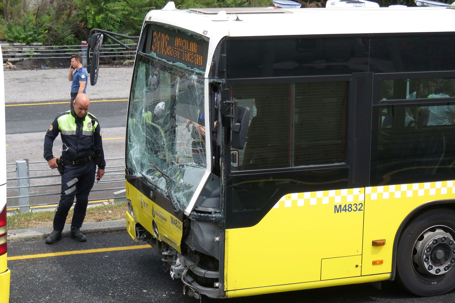 İki Metrobüs Çarpıştı Yaralı Var Mı?