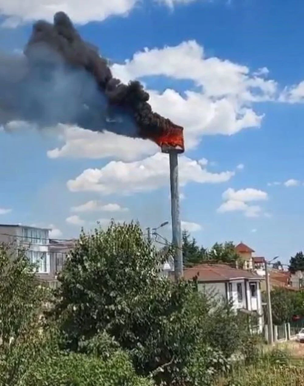 Süleymanpaşa'daki Baz İstasyonunda Yangın Çıktı