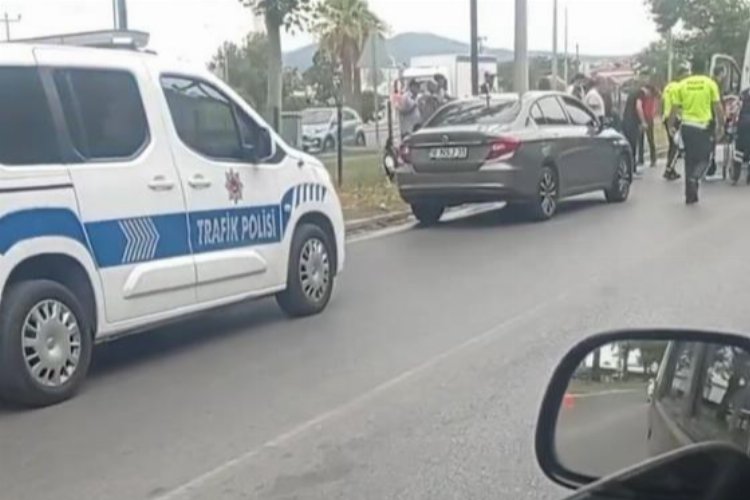 Yaşanan Kazada Otomobilin Çaptığı Polis Yaralandı