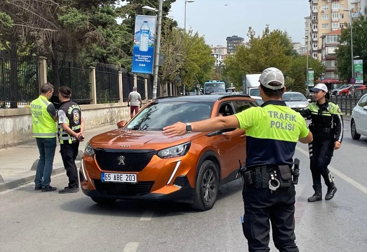 Yayalara Yol Vermeyen Sürücülere Ceza Kesildi