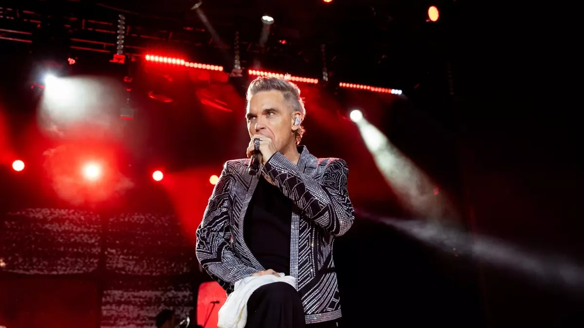 Robbie Williams Türkiye'deki İlk Konserini Verdi