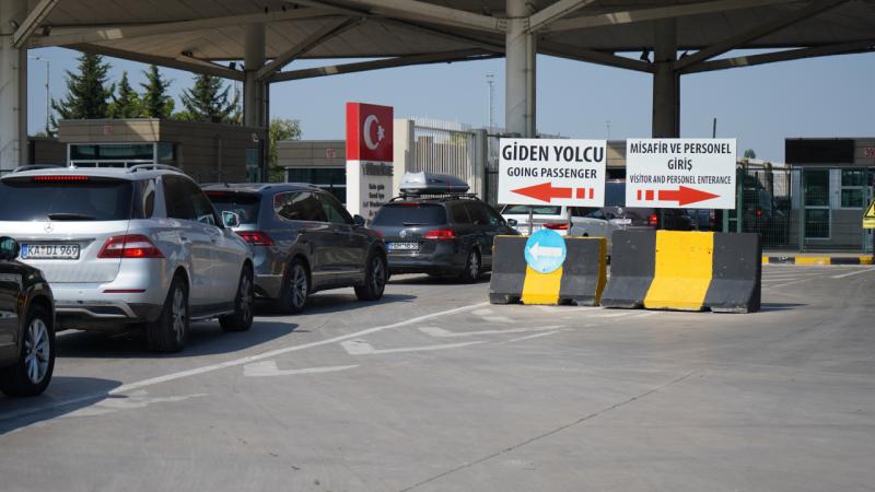 Kapıkule'de Gurbetçilerin Dönüş Yoğunluğu Sürüyor