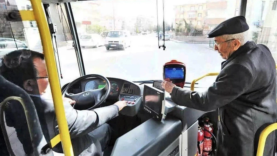 Ücretsiz Toplu Taşımada Yeni Açıklama! Aile ve Sosyal Hizmetler Bakanı Müjdeyi Duyurdu