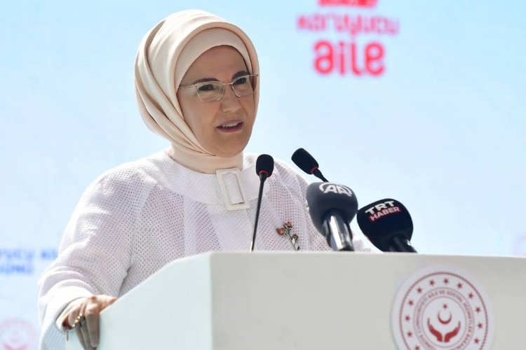 Emine Erdoğan'dan A Milli Kadın Voleybol Takımı'na Tebrik