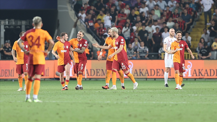 Galatasaray Tarihindeki Yabancı Futbolcu Sayısı Belli Oldu