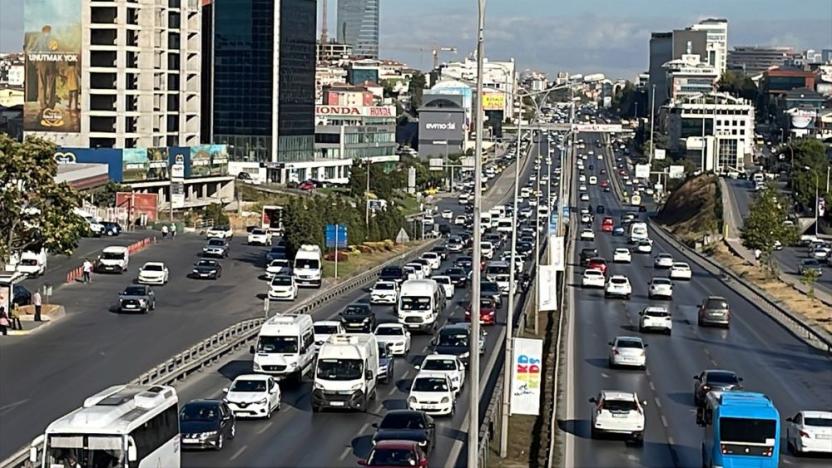 Okulların Açılmasının Etkisiyle Trafik Yoğunluğu Arttı