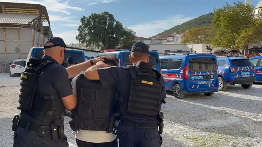 Bir Kişi Otel Odasında Ölü Bulundu: 2 Kişi Tutuklandı