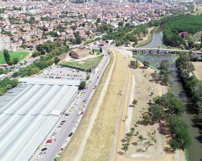 Edirne'deki Cuma Pazarı Arsasına Yine Talipli Çıkmadı