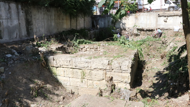 Edirne'de Roma Döneminden Kalma Surlarda Temizlik Çalışması Başlatıldı