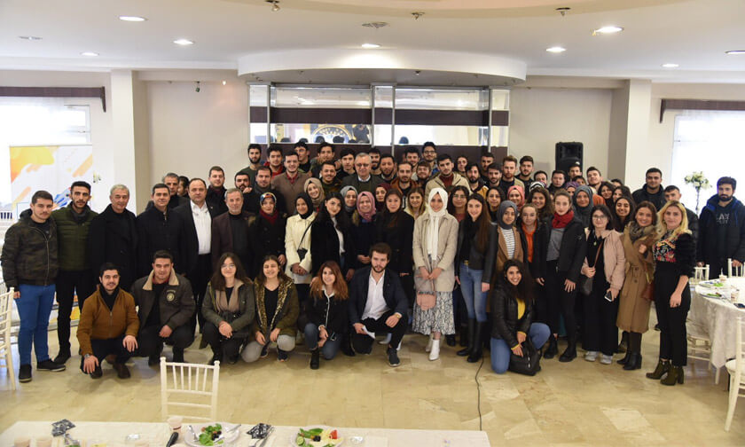 Üniversite öğrencilerine moral kahvaltısı