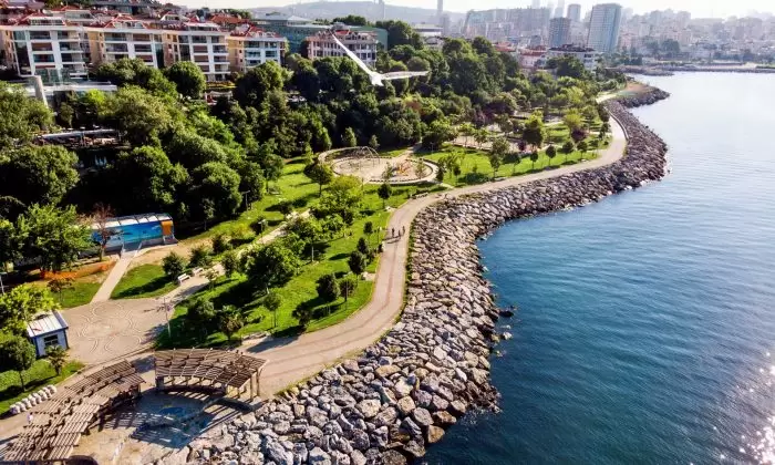 Kadıköy Sahili'nde Çevre Temizliği Yapıldı