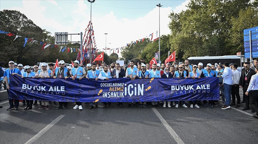 "Büyük Aile Buluşması" Sessiz Yürüyüşle Tamamlandı