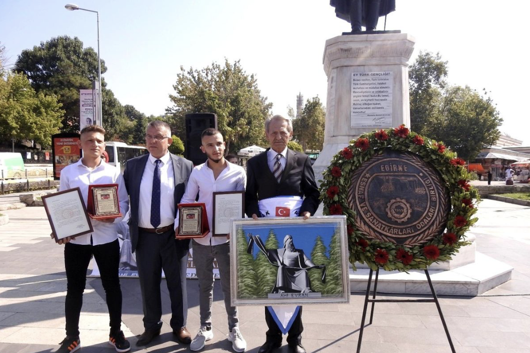 Edirne'de Ahilik Kutlamalarında Terzi Erdoğan Bulut Şet Kuşandı