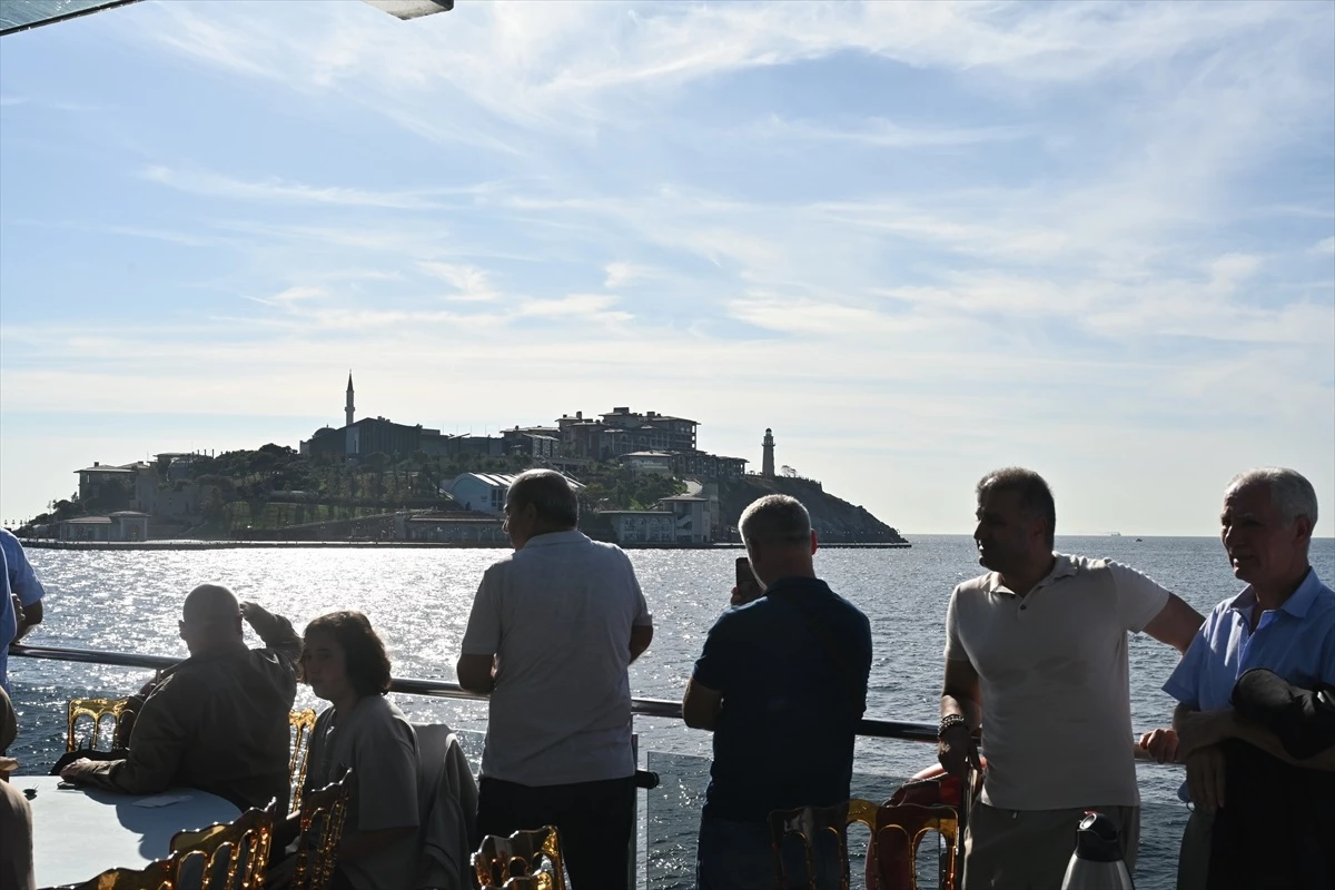 Şehit Yakınları, Gaziler Ve Aileleri Demokrasi Ve Özgürlükler Adası'nı Gezdi