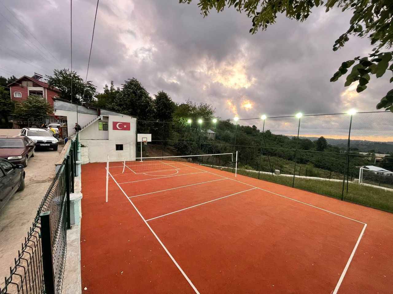 Mevsimlik Tarım İşçileri Voleybol Oynadı