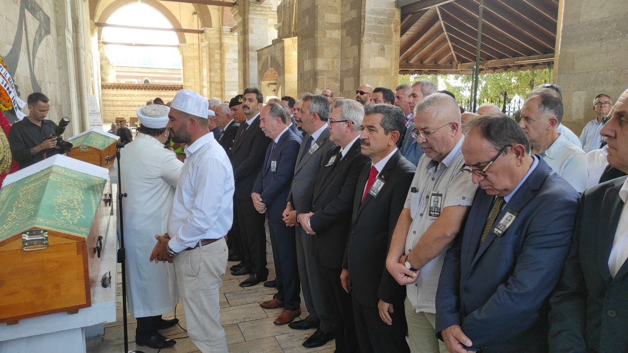 Dışişleri Bakanlığı Edirne Temsilcisi Yörük'ün Babası Son Yolculuğuna Uğurlandı