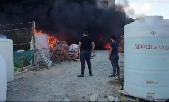 Nalbur Malzemelerinin Olduğu Yerde Yangın Çıktı