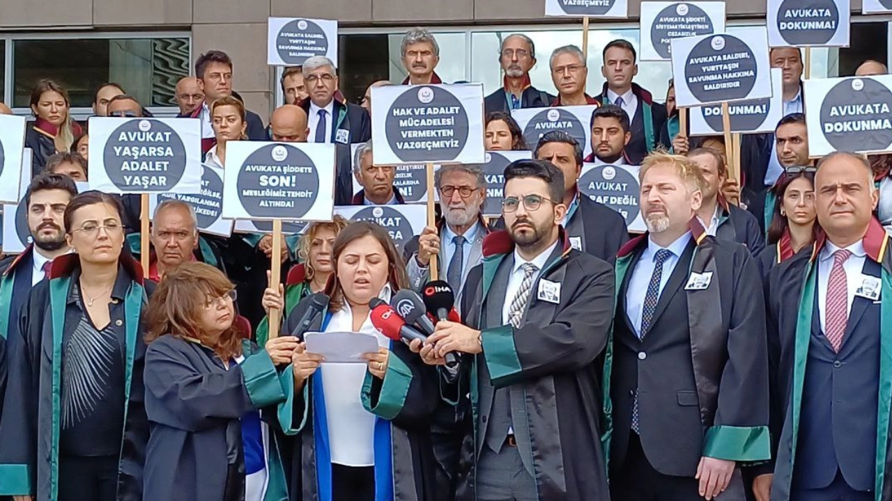 Avukatlara Yönelik Saldırılar İstanbul'da Protesto Edildi