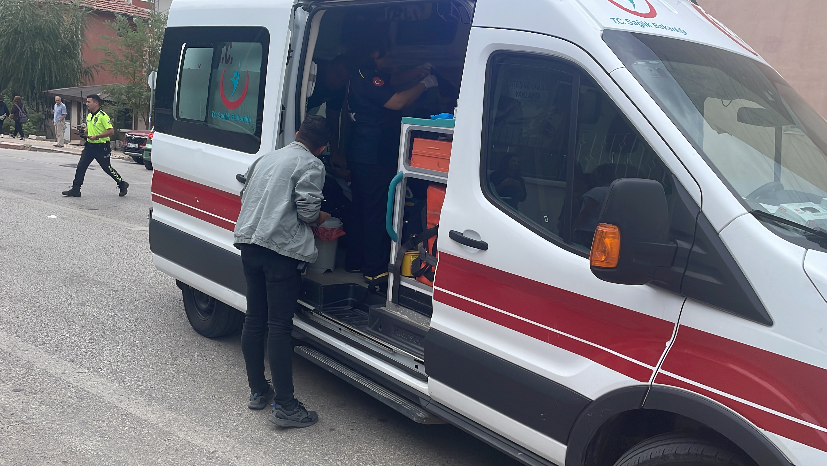 Edirne'de Otomobille Motosiklet Çarpıştı: 1 Yaralı