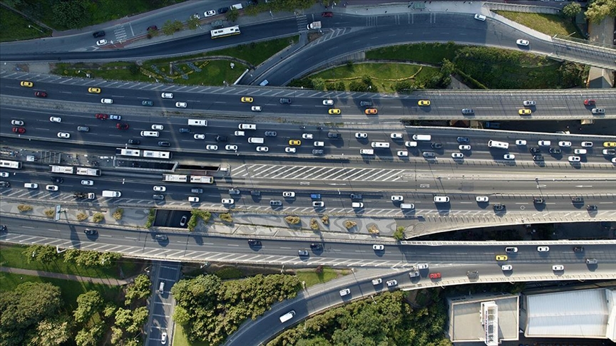 Haftanın İlk Günü Trafik Yoğunluğu Yaşandı