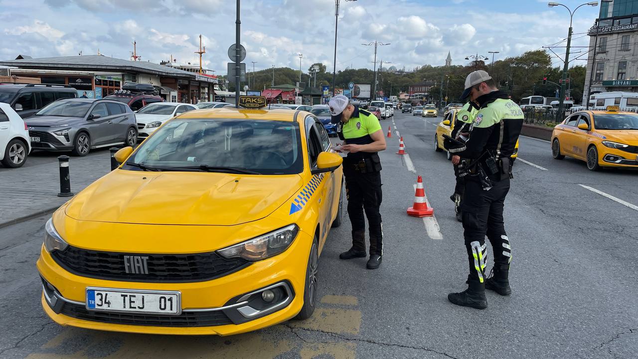 Yolcudan Fazla Ücret İsteyen Taksicilere Ceza Kesildi