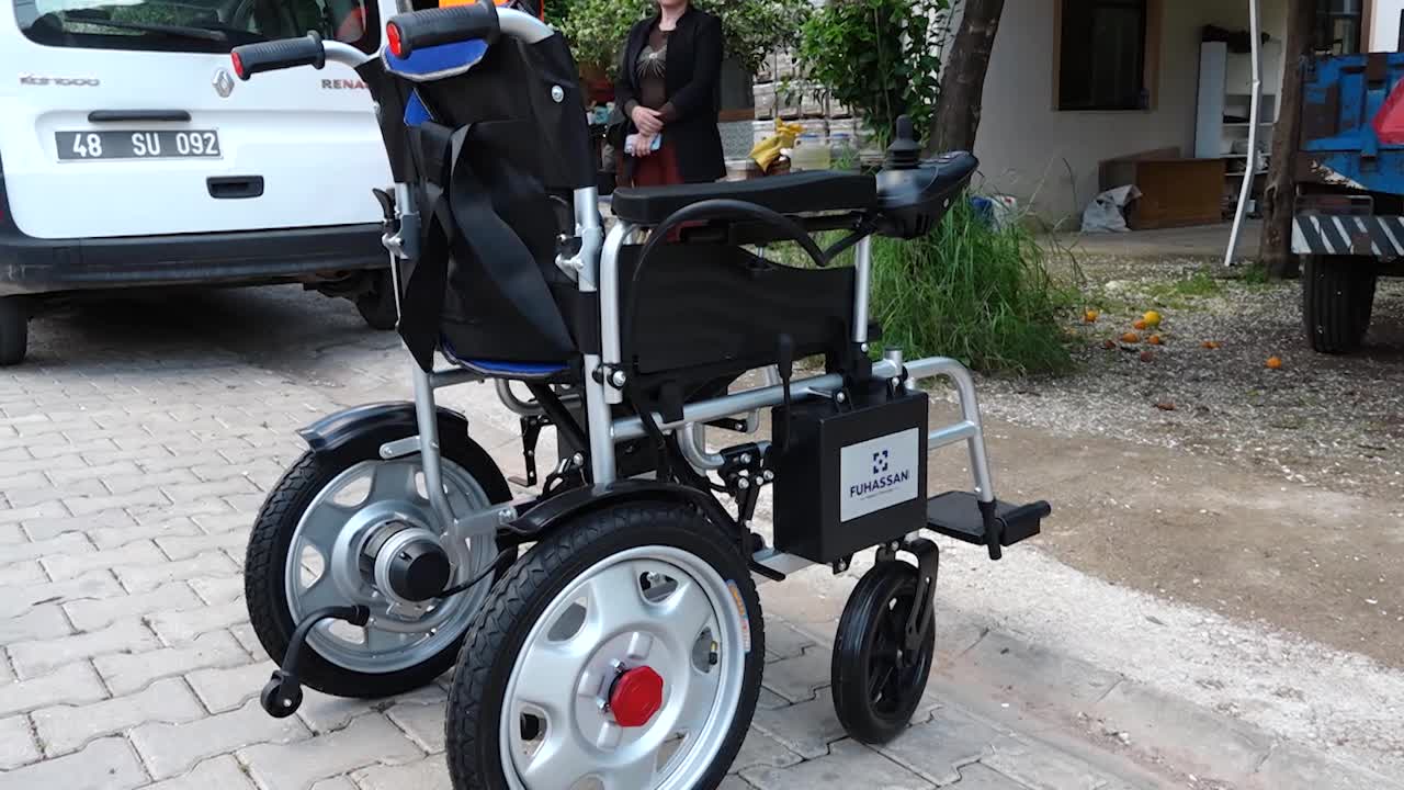 Tuzla Belediyesi Engelli Kızın Akülü Sandalye Hayalini Gerçeğe Dönüştürdü