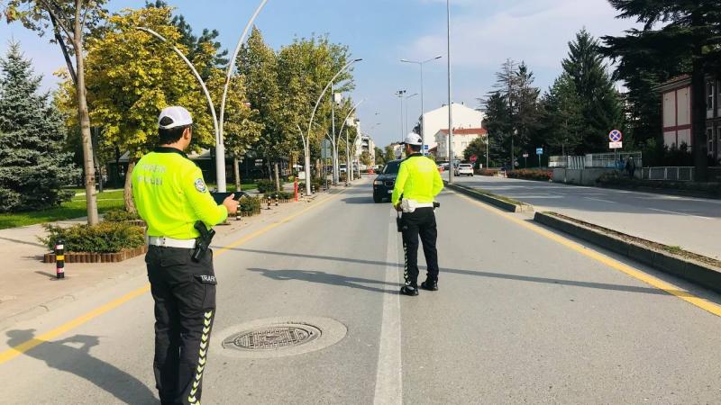 Yayalara Yol Vermeyen Sürücülere Ceza Kesildi